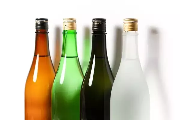 焼酎 一刻者の「宝」と鍛高譚の「オエノン」業績見通しに強弱