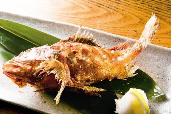 備長炭を使った大きな囲炉裏のあるお店 囲炉裏で焼いた旬の魚やご飯は絶品 21年9月7日 エキサイトニュース