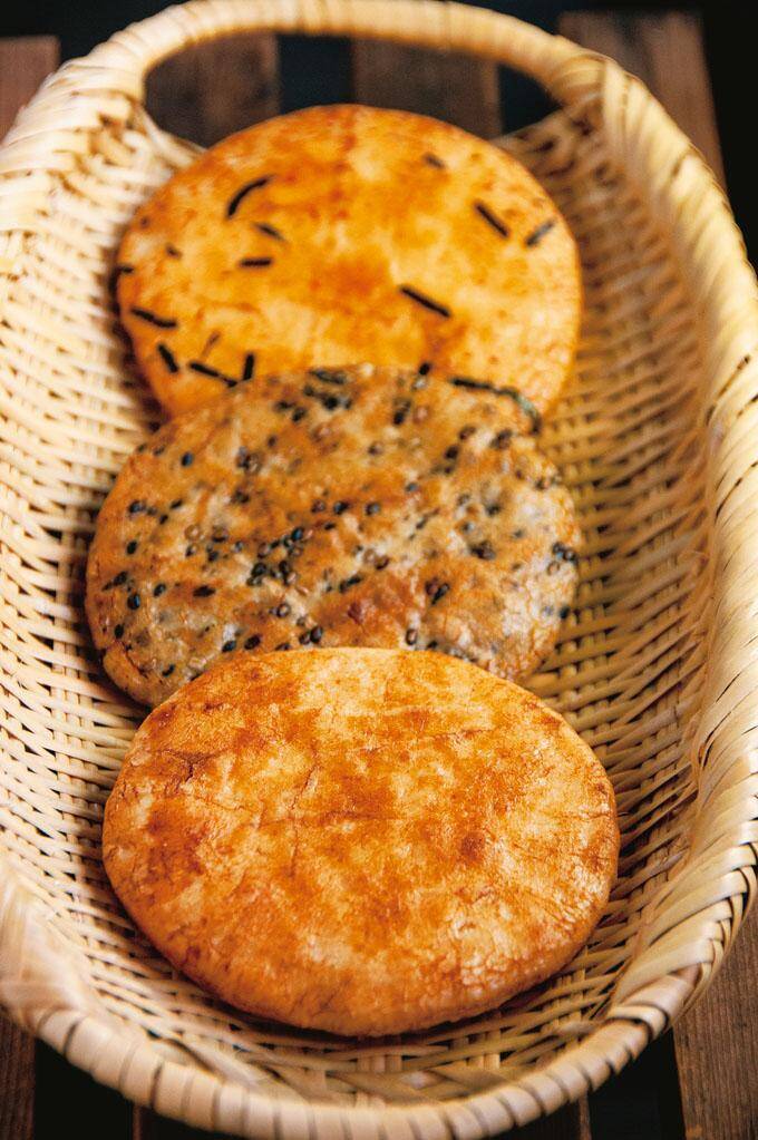 草加市にある池澤商店は草加煎餅の美味しいお店☆手揚げせんはワインとも相性抜群!