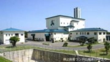 徳之島・伊仙町のごみ処理・リサイクル施設「徳之島愛ランドクリーンセンター」の一部焼ける