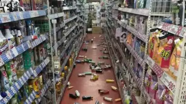 奄美地方で震度５強　各地の被害「1分くらい横揺れ。立っていられず、店の壁にへばりついていた。怖かった」