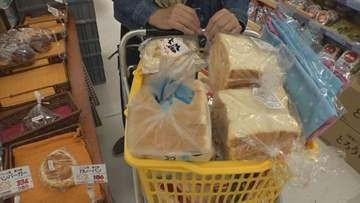 水に乾電池…ライフライン停止に備え　台風6号　奄美大島のスーパーでは