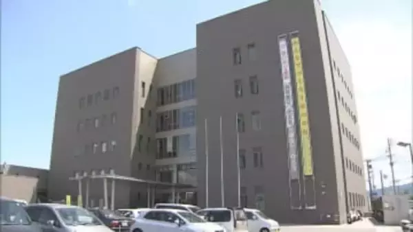 「借金返済に使った」顧客の融資金100万円を騙し取った疑い　金融機関の元職員(46)逮捕　鹿児島市