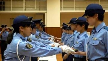 鹿児島県警察学校の学生43人に警察手帳を貸与「身が引き締まる思い」