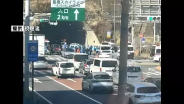 武岡トンネル付近で逆走車が正面衝突　3台絡む事故で3人が搬送　80代男性が運転か　鹿児島