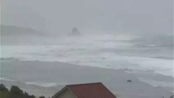 奄美地方は夕方に暴風域　台風6号北上　24時間雨量300ミリ　暴風・高波・土砂災害に厳重警戒　鹿児島県