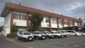 畑に止めてあった軽トラックを盗んだ疑い　男を逮捕