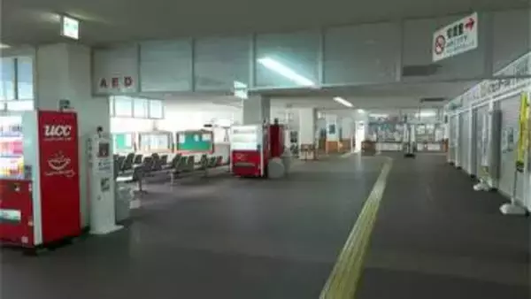 台風24号　沖縄の南で停滞　奄美、沖縄航路で欠航　鹿児島