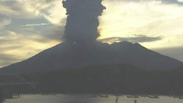 桜島で爆発 噴煙1500ｍ 噴石が9合目まで飛散【21日22日の降灰予報】鹿児島・宮崎
