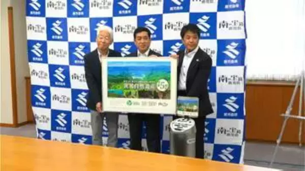 奄美の世界自然遺産登録から5年　日本たばこ産業らが鹿児島県内214か所にPRポップ設置