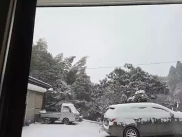積雪で国道など通行止め　海の便に欠航便
