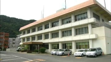 「警察官を名乗る男が訪問」捜索すると車を物色中 窃盗未遂で男(38)を逮捕 鹿児島・奄美市