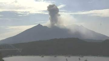 桜島で爆発 噴煙700ｍ 噴石が8合目まで飛散【11日12日の降灰予報】鹿児島・宮崎
