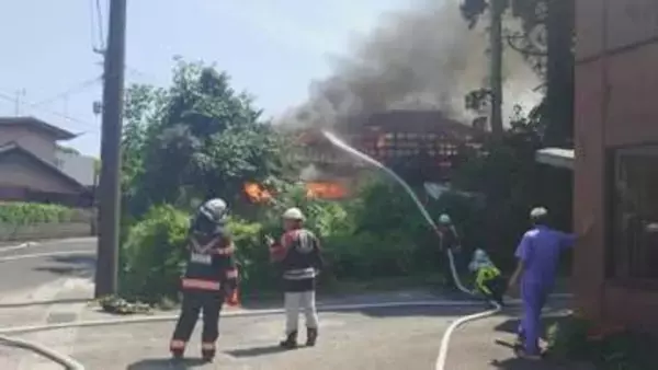 住宅が全焼　焼け跡から1人が遺体で見つかる　鹿児島・鹿屋