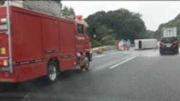 九州自動車道　鹿児島本線料金所付近で車が横転　2キロ渋滞中