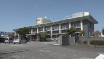 「鉄筋を切っていたら火花が…」枯草火災で軽トラック全焼　ビニールハウス骨組み切断中の火花が原因か　鹿児島