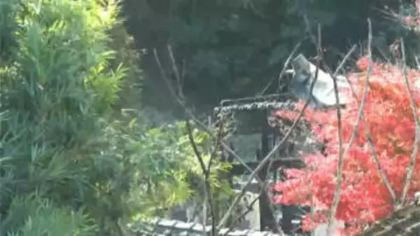 「居間にいたら風呂場から爆発音」曽於市で住宅や車庫、車が全焼　火事の前にまき風呂を…　鹿児島