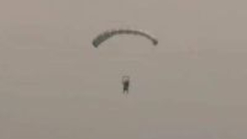 上空3000mから降下…喜界島で陸自第1空挺団が降下訓練　災害・有事に備え「島しょ部での能力向上」　鹿児島