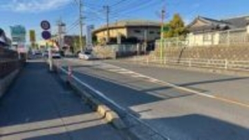 原付バイクに乗った男子高校生(17)が停車中のバスに追突し病院に搬送　鹿児島