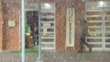 南国・鹿児島の投票所も雪　多くの有権者訪れ一票を投じる　衆議院選挙