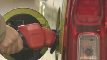 一晩で30円上昇　レギュラーガソリン価格180円台に値上げ　中東情勢で原油価格高騰で離島の生活にも影響