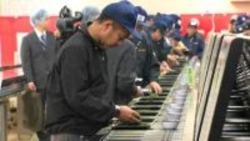 最高値は3万円！「例年にないいい品物」日本一の鹿児島茶初取引会　中東情勢の影響も懸念