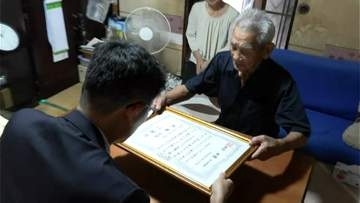 鹿屋市で今年度100歳になる2人を市長が表敬訪問　鹿児島