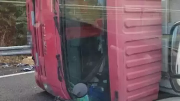 薩摩吉田IC～鹿児島北ICの通行止め　午後3時すぎ解除　トラック横転事故で