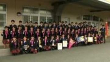 「自分もあの舞台に立ちたい」「野球部も日本一」神村学園男女サッカー部　全国優勝・準優勝を学校で報告　鹿児島