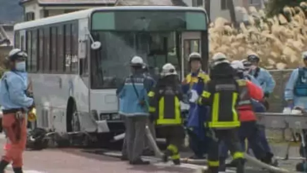 鹿児島市光山1丁目・国道225号でバスや乗用車など絡む事故　4人救急搬送