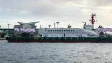 【海を渡る新幹線】「おかえり」熊本地震で被災の九州新幹線「つばめ」　船に乗って鹿児島に