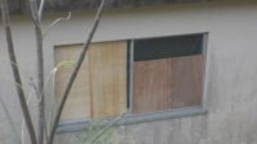 中学校の窓ガラスが約30枚割れる「学校の方から物を叩く金属音…」警察が器物損壊の疑い視野に捜査　鹿児島