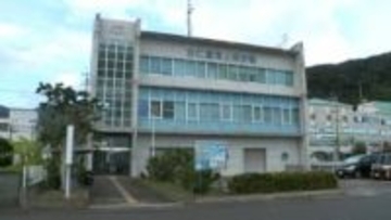 小型船３隻の一部が燃える火事　奄美・古仁屋漁港