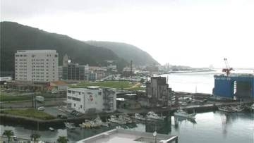 奄美航路は軒並み欠航　台風6号で交通乱れ　空の便・海の便　鹿児島