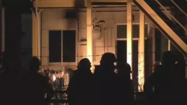 「1階から火が見える」夜のアパートで火事、住人男性が煙吸って搬送　鹿児島市東谷山