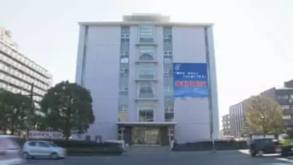 知人女性の友人に性的暴行加えけがをさせた罪　男が起訴内容認める