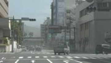 天文館で降灰　桜島低い噴煙上がる　降灰は鹿児島市街地から姶良市方向に広がる予想