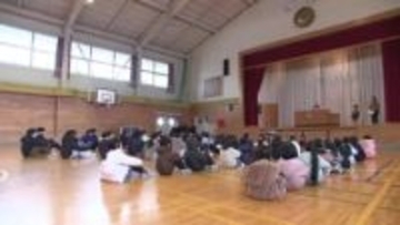 ワクワク冬休みへ　県内トップ、小学校で2学期の終業式　岩手県盛岡市