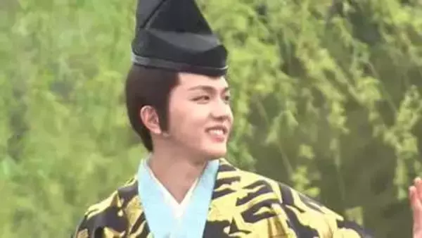 義経役に歓声、INI 高塚大夢さん登場　春の藤原まつり東下り行列　岩手・平泉町