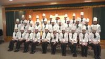 調理師を目指す学生にコック帽　盛岡市の専門学校で戴帽式　岩手県