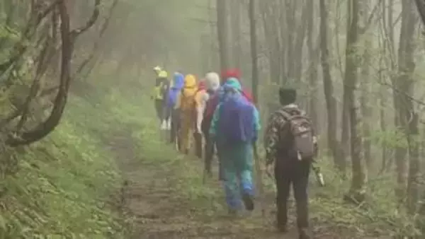 栗駒山　笊森コース18年ぶり開通　岩手・宮城内陸地震で通行止め　岩手県一関市