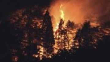 2カ所で山林火災が延焼　住宅全焼1棟・半焼1棟、566世帯に避難指示　岩手・大槌町