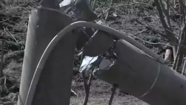 強風で電柱が折れ曲がる　建物被害や鉄道運休　発達した低気圧の影響　岩手県