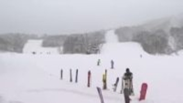 夏油高原スキー場オープン　多くの人が初滑りを楽しむ　岩手県北上市