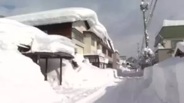 積雪増加　西和賀町湯田で150ｃｍ・盛岡で25ｃｍ　ＪＲ北上線一部と花輪線全線で運転見合わせ　岩手県