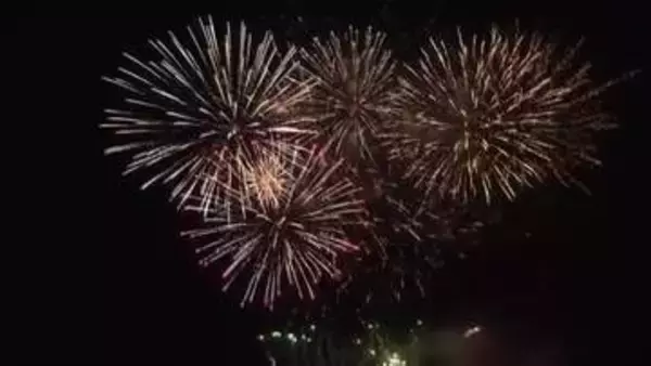 1万発が夜空彩る「盛岡花火の祭典」今後は縮小・廃止も検討…物価高と人的負担増で　岩手県