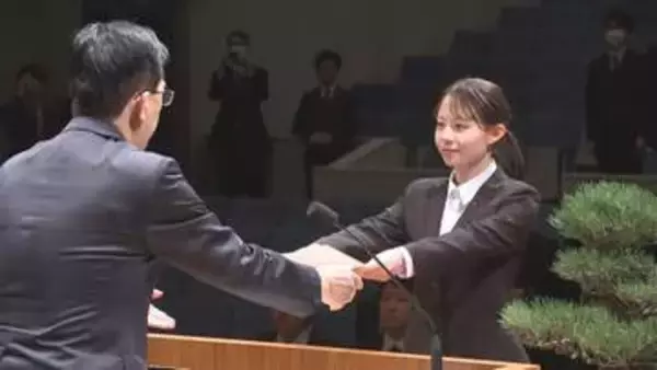 県の新規採用職員　辞令交付式開催　「身の引き締まる思い」　岩手県盛岡市