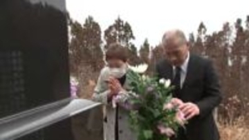 「心の穴は埋まらない」犠牲の男性の遺族が墓参り　大船渡市山林火災から1年　岩手県