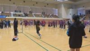 小中学生のバドミントン教室　国内トップ選手が指導　岩手県花巻市
