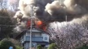 住宅1棟全焼　男性を病院搬送　複数の住宅に延焼　岩手県盛岡市